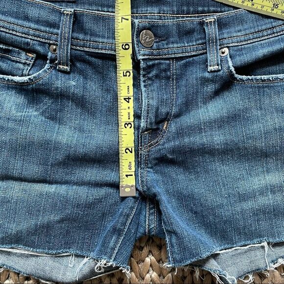 Citizens of Humanity Lowrise Cutoff Jean Shorts Size 27 - Picture 5 of 10